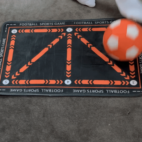 Kickzone™ Fußball-Trainingsmatte + KOSTENLOSES Trainingsprogramm und Fußballsocken